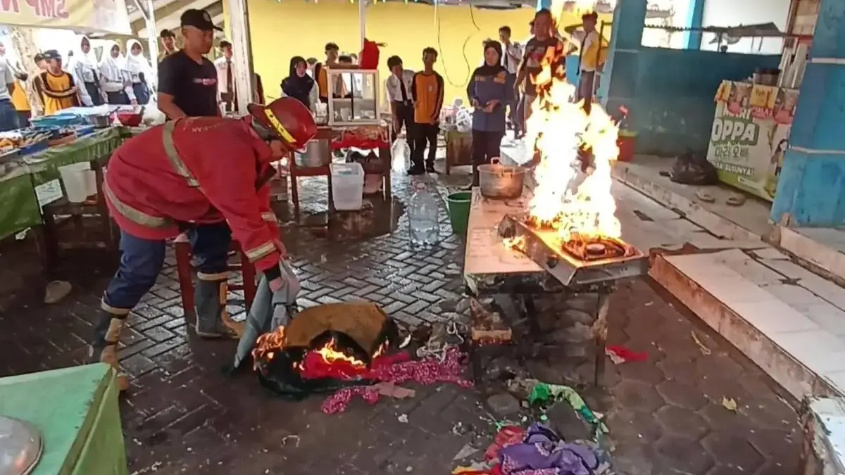Kompor Gas Meledak dan Menyambar Regulator, Kantin SMPN 1 Kaliwungu Kendal Nyaris Terbakar