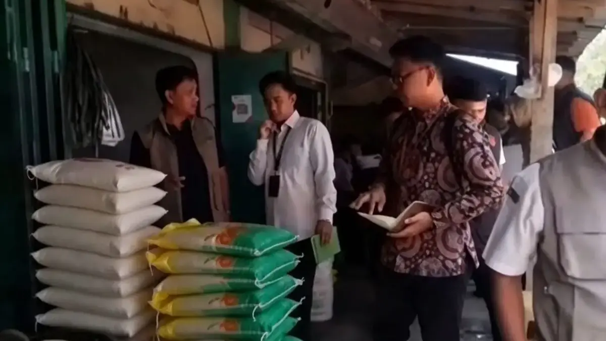 Memasuki Panen Raya, Harga Beras di Kendal Mulai Melandai dan Pedagang Diminta Patuhi HET Memasuki Panen Raya, Harga Beras di Kendal Mulai Melandai dan Pedagang Diminta Patuhi HET