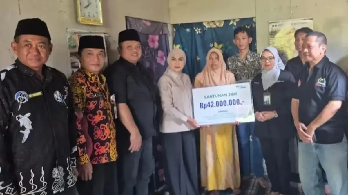 Nelayan Wonosari Meninggal Dunia, Bupati Kendal Serahkan Santunan JKM Rp 42 Juta