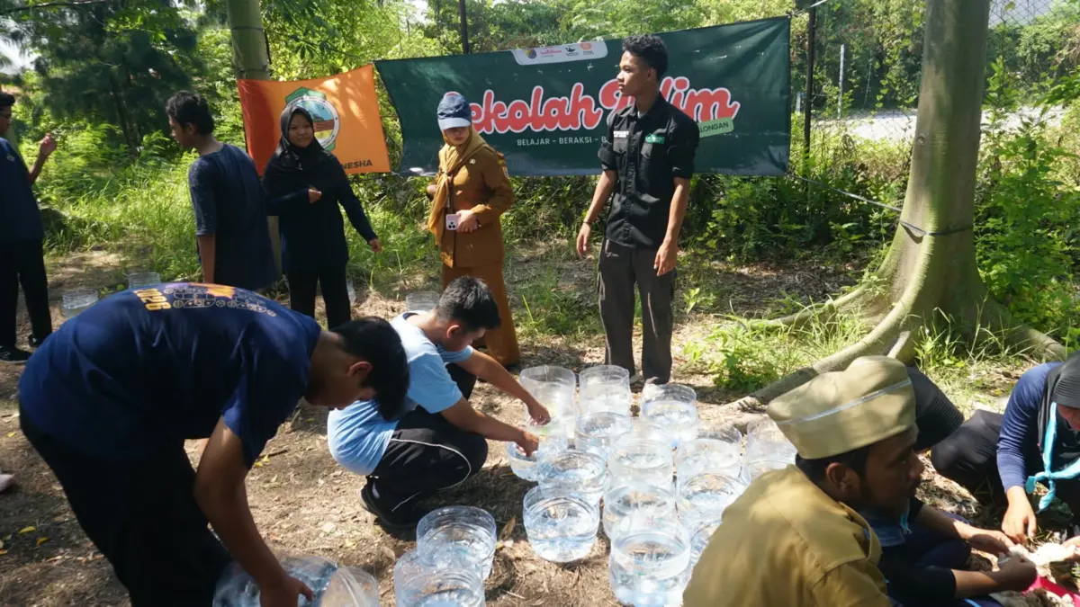 Siswa SMAN 3 Pekalongan Manfaatkan Limbah Kapuk Randu Jadi Media Tanam SMAN 3 Pekalongan Manfaatkan Limbah Kapuk Randu