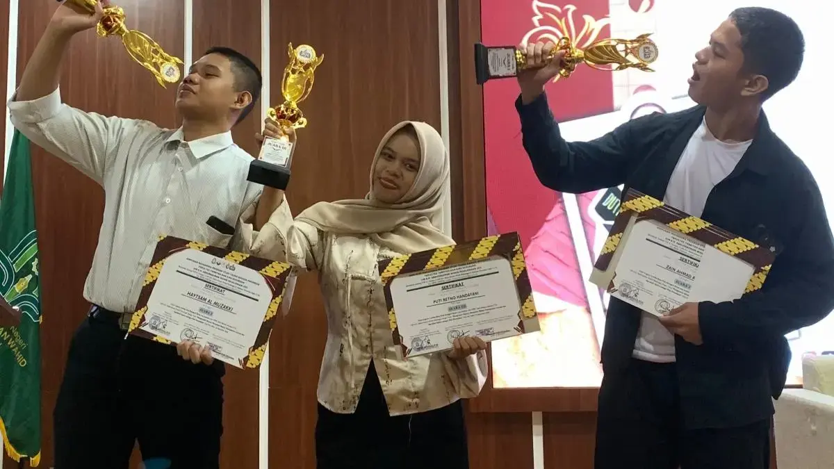 Siswa SMK Muhammadiyah Kajen Borong Piala di GEBI 2026 UIN Gus Dur Pekalongan Siswa SMK Muhammadiyah Kajen Borong Piala di GEBI 2026 UIN Gus Dur Pekalongan