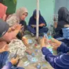 Sulap Botol Plastik Bekas Jadi Pot Tanaman, SDN Podosugih 01 Pekalongan Kembangkan Penghijauan Vertikal