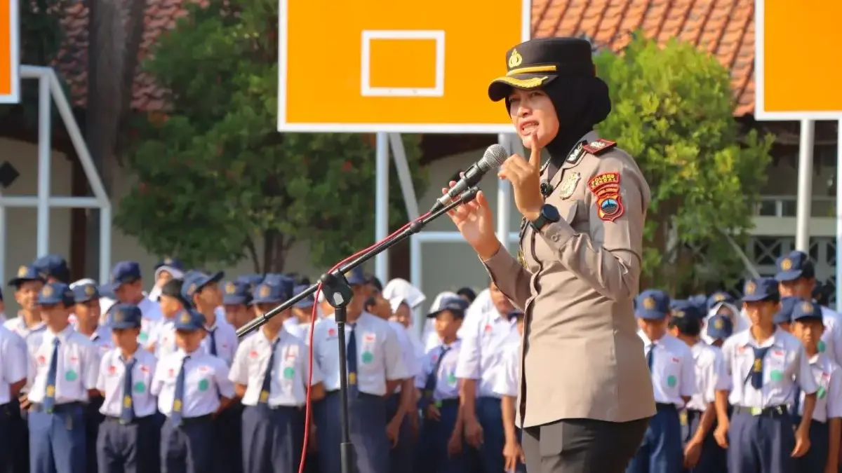 Tegaskan Perundungan Bukan Candaan, Kapolres Kendal Peringatkan Pelajar Soal Sanksi Hukum Bullying Tegaskan Perundungan Bukan Candaan, Kapolres Kendal Peringatkan Pelajar Soal Sanksi Hukum Bullying