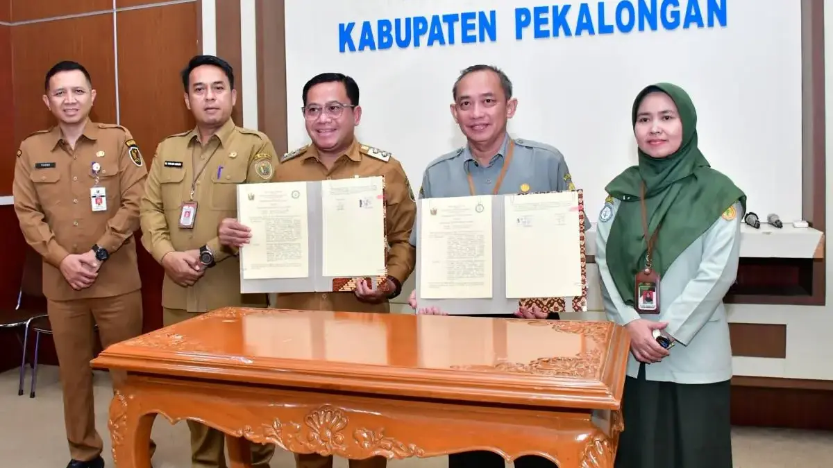 Tekan Risiko Krisis Regenerasi, Pemkab Pekalongan Gandeng Polbangtan Yoma Cetak 6.000 Petani Muda Tekan Risiko Krisis Regenerasi, Pemkab Pekalongan Gandeng Polbangtan Yoma Cetak 6.000 Petani Muda