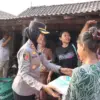 Wujud Kepedulian Polri, Polres Kendal Salurkan Bantuan Beras untuk Warga Sigentong